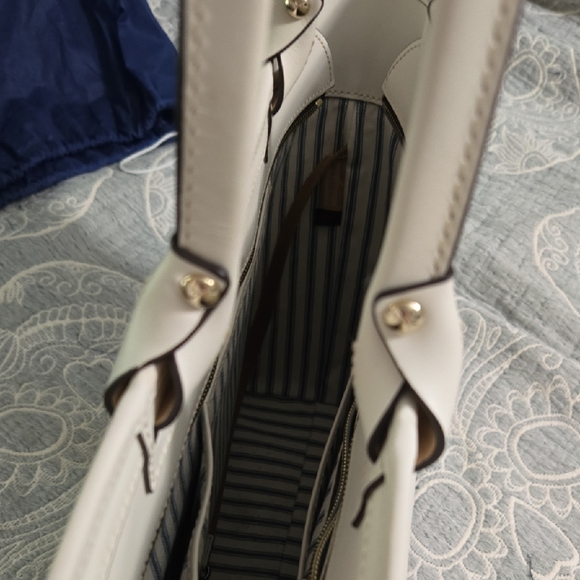 Dooney & Bourke Cream Tote with Classic Design - Picture 8 of 12